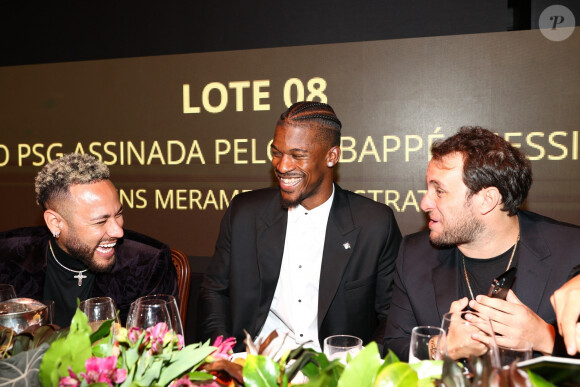 Neymar et Jimmy Butler à la soirée caritative au bénéfice de l'association de Neymar Jr. "l'Instituto Projeto", son institut pour les enfants défavorisés, à Sao Paulo.