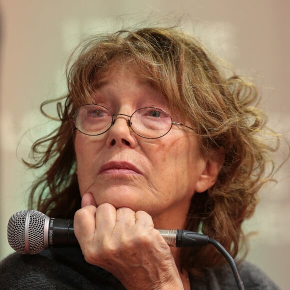 Jane Birkin nous a quittés à l'âge de 76 ans.
Exclusif - Jane Birkin dédicace son livre "Munkey Diaries" à la librairie Furet du Nord à Lille © Stéphane Vansteenkiste / Bestimage