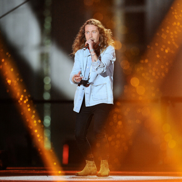 Exclusif - Julien Doré - Enregistrement de la 2ème partie de l'émission "La chanson challenge" au Château de Chambord, qui sera diffusée le 26 juin sur TF1 Après le succès de la première édition, " LA CHANSON CHALLENGE " revient sur TF1 pour une soirée inédite et exceptionnelle, produite par DMLS TV, le samedi 26 juin à 21h05. © Gaffiot-Moreau / Bestimage 