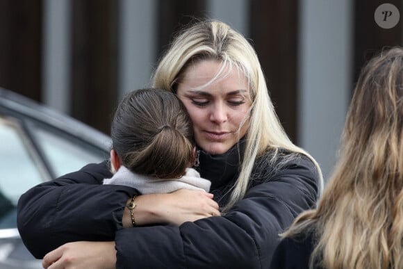 Les forces de l'ordre finissent par mettre la main sur "Le K", alias Stevan Mathieu, évoqué par Tom Trouillet lors de sa garde à vue.
Famille et amis de Leslie - Obsèques de Leslie Hoorelbeke au crématorium de La Rochelle le 18 mars 2023.  © Laeticia Notariani/Bestimage