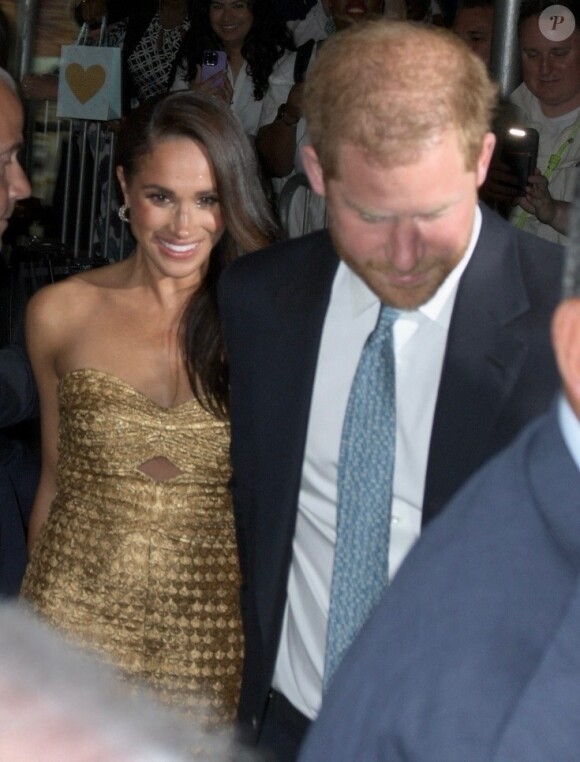 Le prince Harry, duc de Sussex et Meghan Markle, duchesse de Sussex, et sa mère Doria Ragland, à la sortie de la cérémonie des "Women of Vision Awards" au Ziegfeld Theatre à New York, le 16 mai 2023. 