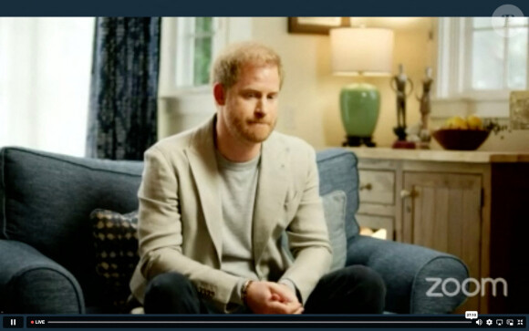 Le Prince Harry a participé à un événement en direct avec le docteur Gabor Maté, expert dans les traumatismes liés à l'enfance. Le 4 mars 2023. 