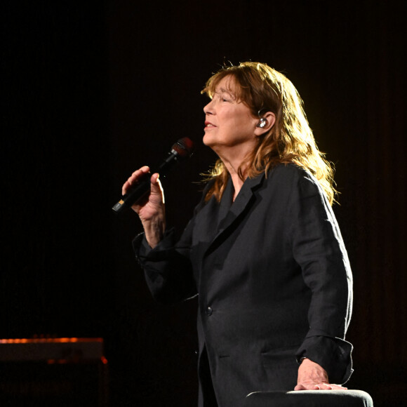 Jane Birkin - Le Festival Fnac Live Paris en partenariat avec la Ville de Paris reprend ses quartiers d'été en plein coeur de la capitale. Co-organisé par la Fnac et la Ville de Paris, le festival revient enfin dans sa forme originelle du 29 juin au 1er juillet. Pour sa 11e édition, cet événement unique et singulier au coeur de Paris proposera sur ses 3 soirées 29 concerts gratuits sur le Parvis de l'Hotel de Ville ainsi que dans ses Salons. Le 30 juin 2022 © Lionel Urman / Panoramic / Bestimage