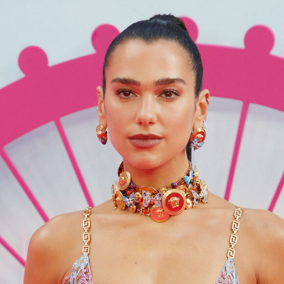 Les deux tourtereaux vont doubler les voix de Dua Lipa et John Cena
Dua Lipa en Angleterre.