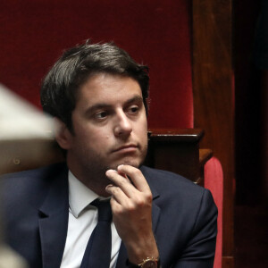 En effet, il est déjà millionnaire à 34 ans.
Le ministre délégué aux Comptes publics, Gabriel Attal lors de la séance de questions au gouvernement à l'Assemblée nationale, à Paris, France, le 27 juin 2023. © Stéphane Lemouton/Bestimage