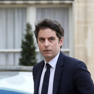 Le ministre délégué aux Comptes publics, Gabriel Attal - Déjeuner de travail et réunion de crise à la veille d'une autre grande journée de grèves et de manifestations contre la réforme controversée des retraites du gouvernement, des membres du Gouvernement et des chefs de la majoritéau palais de l'Elysée, à Paris, France, le 27 mars 2023. © Stéphane Lemouton/Bestimage 