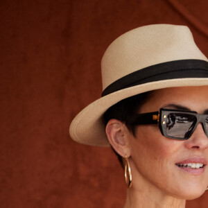 Mais malgré tout, la Brésilienne n'a rien perdu de son élégance.
Cristina Cordula au village lors des Internationaux de France de tennis de Roland Garros 2023, à Paris, France, le 4 juin 2023. © Cyril Moreau/Bestimage