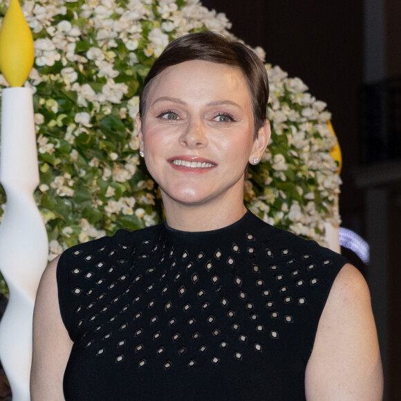 Charlene de Monaco a fait son grand retour pour sa fondation.
La princesse Charlene de Monaco - La famille princière de Monaco partage le gâteau d'anniversaire dans le cadre des commémorations du centenaire du prince Rainier II. © Olivier Huitel/Pool Monaco/Bestimage 