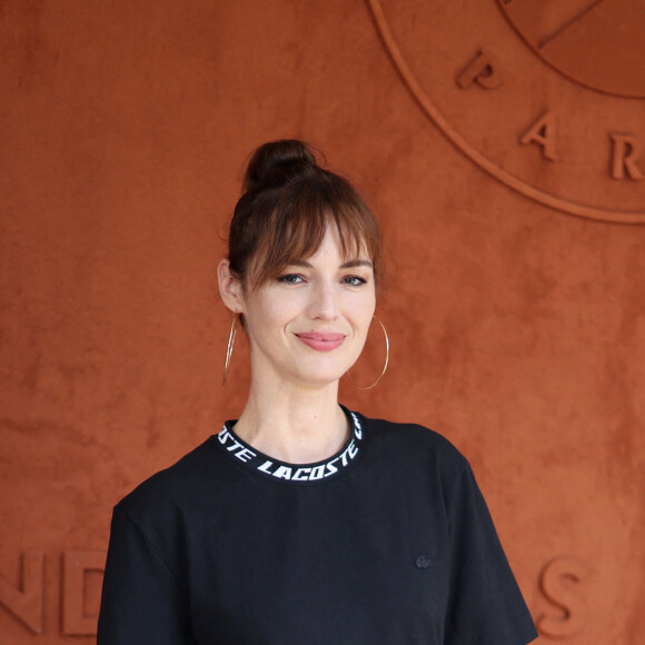 Qui a pourtant vécu un vrai moment de craquage total.
Louise Bourgoin - Célébrités au Village lors des Internationaux de France de tennis de Roland Garros 2023 à Paris le 10 juin 2023. © Jacovides-Moreau/Bestimage 