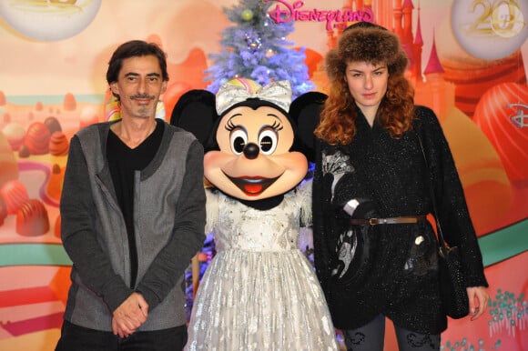 Ils sont restés quelques années ensemble
Philippe Vecchi et sa compagne - Lancement de la parade de Noel a Disneyland Paris. Le 10 novembre 2012