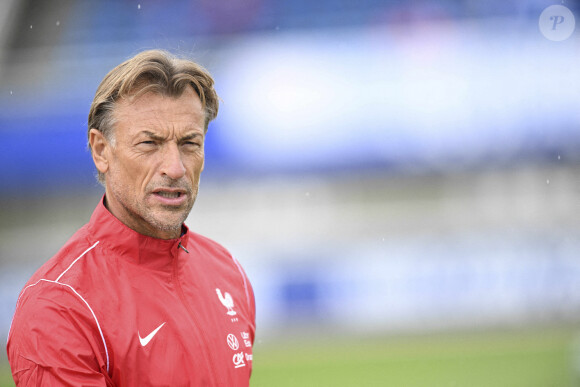 Hervé Renard a notamment dirigé plusieurs sélections nationales durant sa carrière
Herve Renard - Selectionneur / Entraineur (Fra) - Entrainement de l'équipe de France Feminine à Clairefontaine, le 4 juillet 2023. 