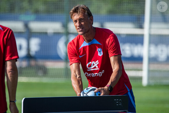 Il a remporté la Coupe d'Afrique des Nations avec la Zambie et la Côte d'Ivoire
Hervé Renard - Entrainement de l'équipe de France Feminine à Clairefontaine, le 23 juin 2023.  Training of the France Women's team in Clairefontaine, June 23, 2023.