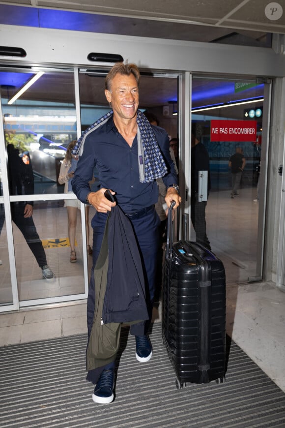 Photo : Hervé Renard - Les célébrités arrivent à l'aéroport de Nice lors du  75ème Festival International du Film de Cannes, à Nice, France, le 16 mai  2023. © Da Silva-Perusseau/Bestimage - Purepeople