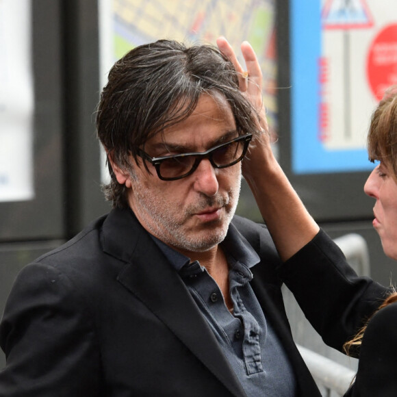 Yvan Attal, Lou Doillon - Sorties des obsèques de Jane Birkin en l'église Saint-Roch à Paris. Le 24 juillet 2023 © Jacovides-KD Niko / Bestimage 