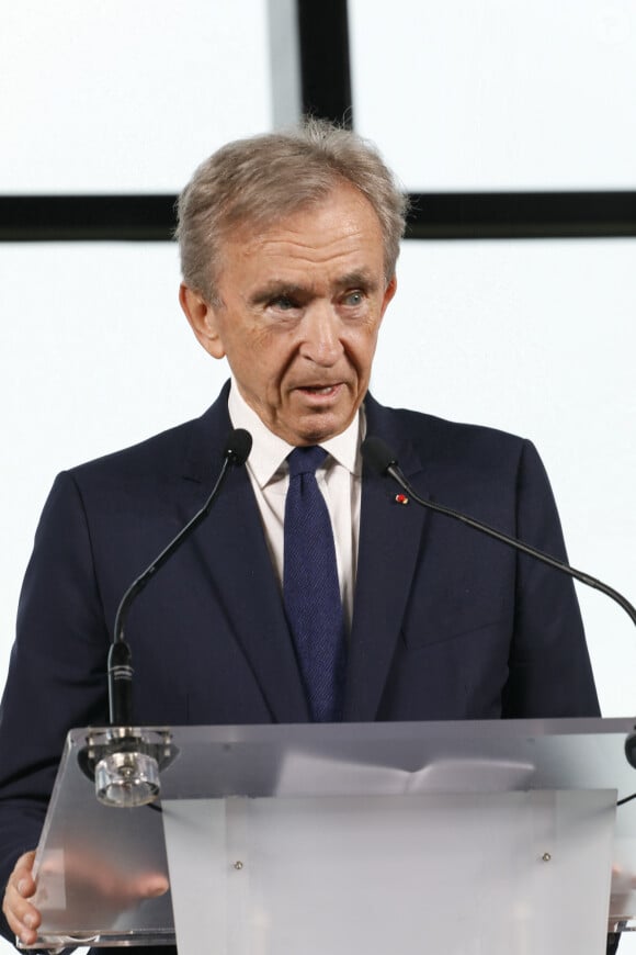 Bernard Arnault lors d'une conférence de presse à Paris, le 24 juillet 2023.