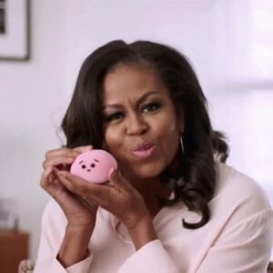 Michelle Obama fait la promotion de son nouveau programme culinaire "Gaufrette et Mochi" dans l'émission "Ellen Degeneres Show". Los Angeles. Le 16 mars 2021.