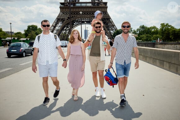 Exclusif - Christophe Beaugrand et son mari Ghislain ont invité à Paris Whitney, la mère porteuse de leur fils Valentin, et son mari Jacob pour une semaine en famille dans la capitale. Le 21 juin 2023. © Cyril Moreau / Bestimage