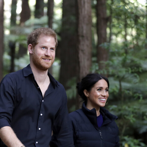 Le prince Harry, duc de Sussex et Meghan Markle, duchesse de Sussex (enceinte) visitent le site Redwoods Tree Walk à Rotorua, Nouvelle Zélande le 31 octobre 2018. 