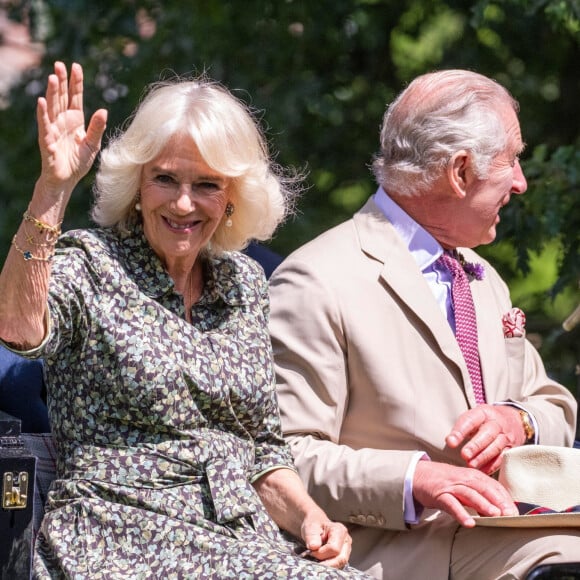 Sandringham, ROYAUME-UNI - Le roi et la reine visitent le Sandringham Flower Show, rencontrant des exposants et des membres du public (Backgrid UK/ Bestimage)