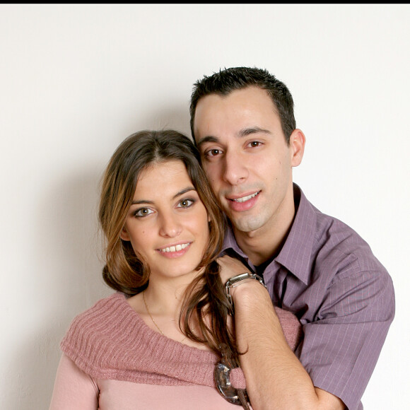 La fillette, dont elle cache le visage, est le fruit de ses amours avec son mari Badri, qui partage sa vie depuis de très nombreuses années.
Exclusif - Laëtitia Milot et son petit ami Badri dans leur studio à Marseille.