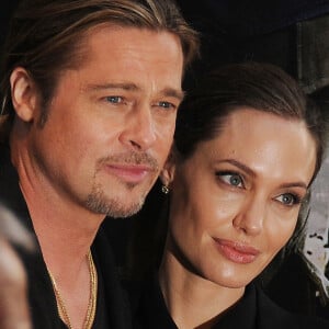 L'interprète de "Maléfique" serait même partante pour participer à une sorte de réunion de conciliation.
Brad Pitt et Angelina Jolie à l'avant-première de "World War Z" à Paris. © Agence / Bestimage