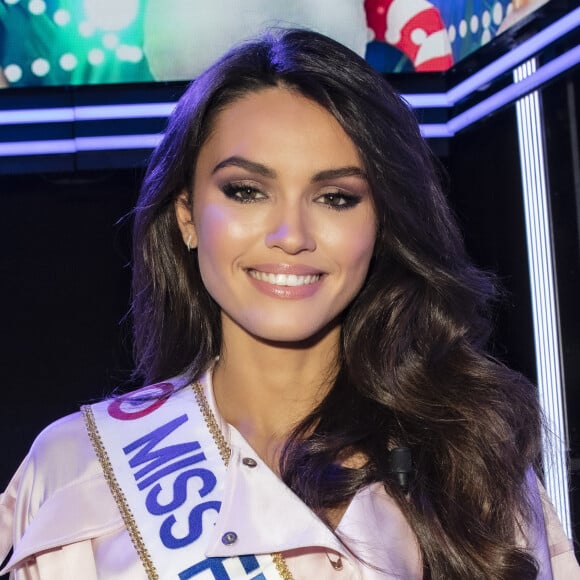 Exclusif - Diane Leyre (Miss France 2022) - Pendant l'émission TPMP (Touche Pas à Mon Poste) présentée en direct par C.Hanouna le 13/12/21 en direct sur C8, Paris le 13 décembre 2021. © Jack Tribeca / Bestimage 