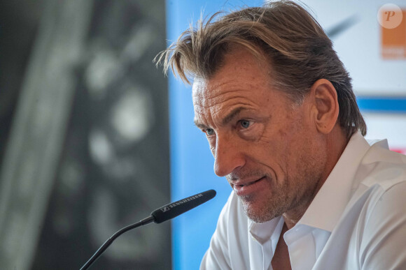 Le sélectionneur Hervé Renard annonce la liste de l'équipe de france féminine pour la coupe du monde 2023, lors d'une conférence de presse, à Paris, France, le 6 juin 2023. © Baptiste Autissier/Panoramic/Bestimage 