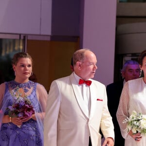 Camille Gottlieb, le prince Albert II de Monaco et la princesse Charlène de Monaco lors du 74ème Gala de la Croix-Rouge Monégasque, qui se tient dans la mythique Salle des Etoiles du Sporting Monte-Carlo à Monaco. Cette année l'ambassadeur du gala n'est autre que la rock star internationale Robbie Wiliams. En cette occasion Robbie Williams a donné un concert exclusif à la Salle des Etoiles. Monaco, le 29 juillet 2023. © Dominique Jacovides/Bestimage 