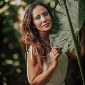 Une brillante carrière sur le petit écran, et une vie de famille qui l'enchante au plus haut point.
Exclusif - Fabienne Carat profite d'une journée de repos dans le tournage de la série "Section de Recherches" sur l'île de la Réunion le 8 juin 2023. © Jules Legros / Bestimage 