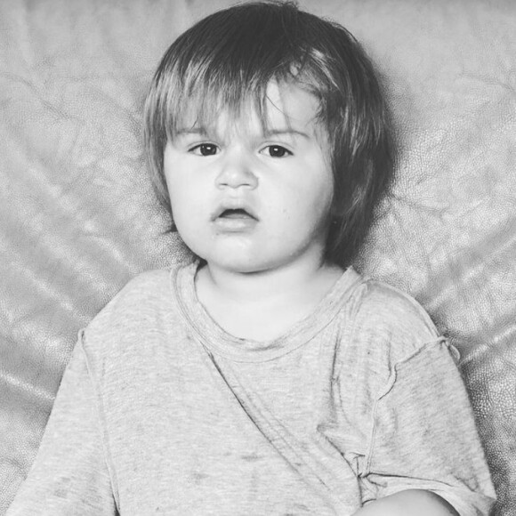 Ce jeudi 3 août, l'ex-collègue de Matthieu Delormeau a fait craquer l'ensemble de ses abonnés en relayant une adorable photo de Gabriel, son fils cadet né de ses amours avec Aurore Aleman. Pour les internautes, père et fils sont des copies conformes !