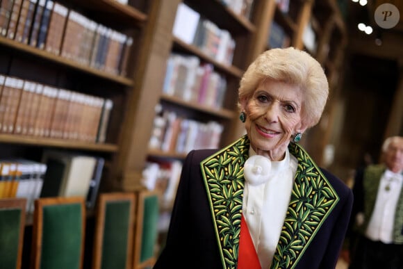 Hélène Carrère d'Encausse - A.Compagnon rejoint les Immortels lors d'une réception à l'Académie Française, le 11 mai 2023 à Paris. © Dominique Jacovides / Bestimage 