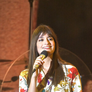 "Magnifique" a écrit le rockeur
Clara Luciani en concert au Nice Jazz Festival 2022 sur la scène de la place Masséna à Nice. Le 16 juillet 2022 © Bruno Bebert / Bestimage