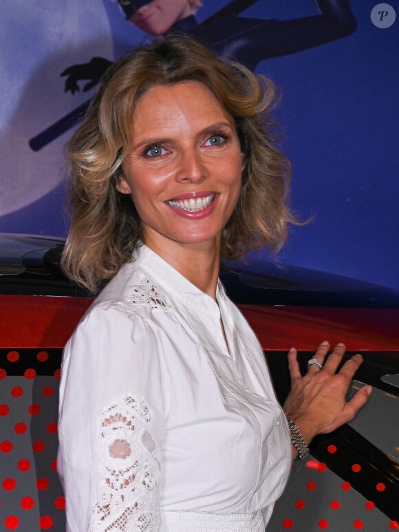 Pour la première fois, on peut également voir clairement les visages de ses trois enfants.
Sylvie Tellier - Première du film "Miraculous" au cinéma Le Grand Rex à Paris le 11 juin 2023. © Coadic Guirec/Bestimage