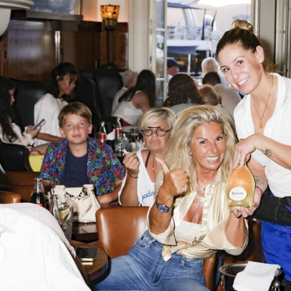 Exclusif - Caroline Gotti, Caroline Margeridon lors du showcase de Marc Fichel à l'Hôtel Bar Le Sube à Saint-Tropez le 7 août 2023. © Jack Tribeca / Bestimage