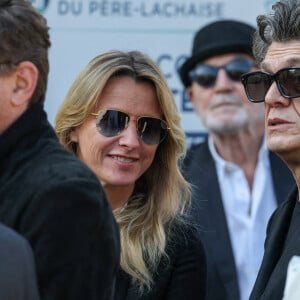 Sarah Lavoine (Poniatowski) et Marc Lavoine - Obsèques de la chanteuse Régine au Crematorium du cimetière du Père-Lachaise à Paris. Le 9 mai 2022 © Jacovides-Moreau / Bestimage