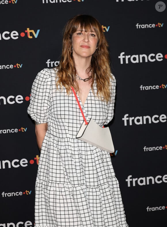 La confidence est presque passée inaperçue.
Daphné Bürki au photocall pour la conférence de presse de rentrée de France TV à la Grande Halle de la Villette à Paris, France. © Coadic Guirec/Bestimage