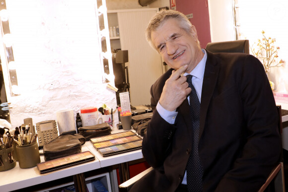 "On pourrait le refaire 47 fois, on se ferait toujours battre par Juju Fitcats en finale !", a-t-il lâché face aux nombreux journalistes présents.
Portrait de Jean Lassalle lors de l'enregistrement de l'émission "Chez Jordan". Le 25 janvier 2023 © Cédric Perrin / Bestimage