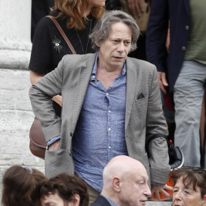 Mathieu Amalric - Obsèques de Sophie Fillières au crématorium du cimetière du Père-Lachaise à Paris, le 11 août 2023.