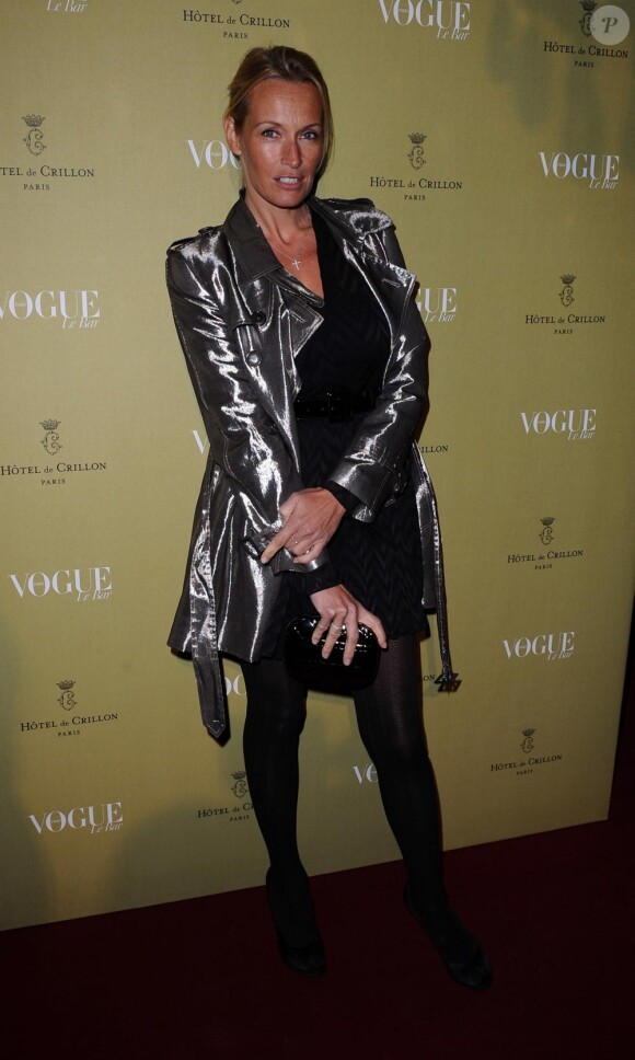 Estelle Lefébure à la soirée Vogue à l'Hôtel de Crillon à Paris. Le 4 mars 2010