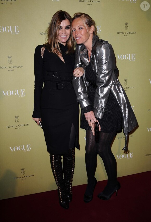 Estelle et Carine Roitfeld à la soirée Vogue à l'Hôtel de Crillon à Paris. Le 4 mars 2010
