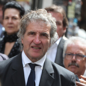 Deux femmes l'accompagnaient
Gérard Leclerc - Sortie des obsèques de Pierre Bellemare à l'église Saint-Roch de Paris, France, le 31 mai 2018.