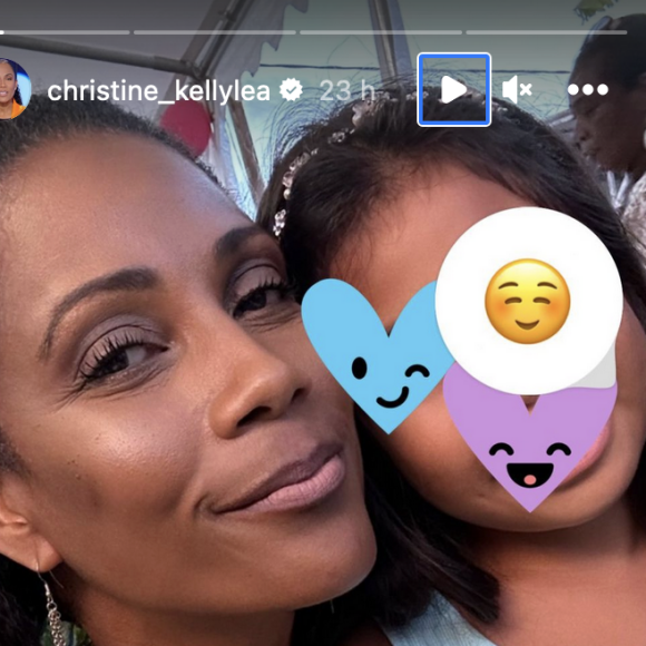 Christine Kelly pose avec sa fille Léa pour annoncer son intention d'adopter un chat. Instagram