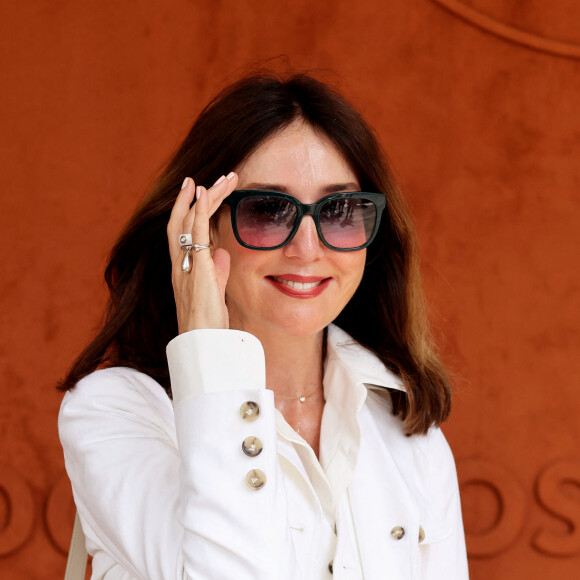 En effet, Elsa Zylberstein a toujours rêvé d'incarner Arletty dans un biopic pour lequel son compagnon va devenir scénariste
Elsa Zylberstein au village lors des Internationaux de France de tennis de Roland Garros 2023, à Paris, France, le 11 juin 2023. © Jacovides-Moreau/Bestimage 
