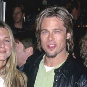 Pour célébrer son union, le couple a mis les petits plats dans les grands pour ce mariage qui a coûté un million de dollars à l'époque.
"BRAD PITT" "JENNIFER ANISTON" 1ERE FILM "ERIN BROCKOVICH" LOS ANGELES "PLEIN PIED"