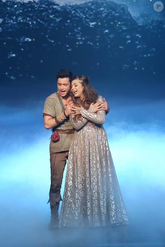 Sacha Tran et Caroline Costa - Exclusif - Premier jour du spectacle musical "Robin des Bois" au Palais des Congres a Paris le 26 Septembre 2013. 