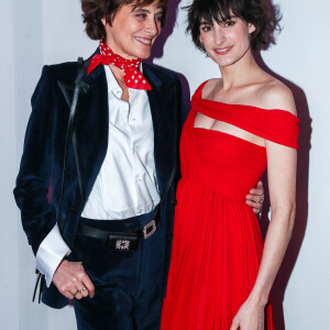 Semi-Exclusif - Inès de la Fressange et sa fille Nine d'Urso - People au dîner de l'association AEM (Un Avenir pour les Enfants du Monde), au profit des enfants du Rwanda, au Pavillon Ledoyen à Paris. Le 24 mars 2022 © Borde-Rindoff / Bestimage