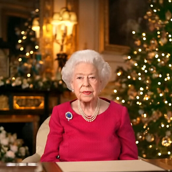 Le discours de Noël 2021 de la reine Elisabeth II d'Angleterre le 25 décembre 2021 au château de Windsor © Youtube via Bestimage 