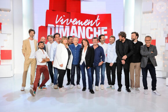 Exclusif - David Jarre, Willy Rovelli, Viktor Vincent, Alex Vizorek, Eric Carriere, Michele Bernier, Laurent Gerra, Michel Drucker, Anne Roumanoff, Francis Ginibre, Mathieu Madenian, Jeanfi Janssens, Olivier de Benoist, Tom Villa et Emmanuel Chaunu - Enregistrement de l'émission Vivement Dimanche au Studio Gabriel à Paris ; diffusée le 27 août 2023. © Guillaume Gaffiot / Bestimage