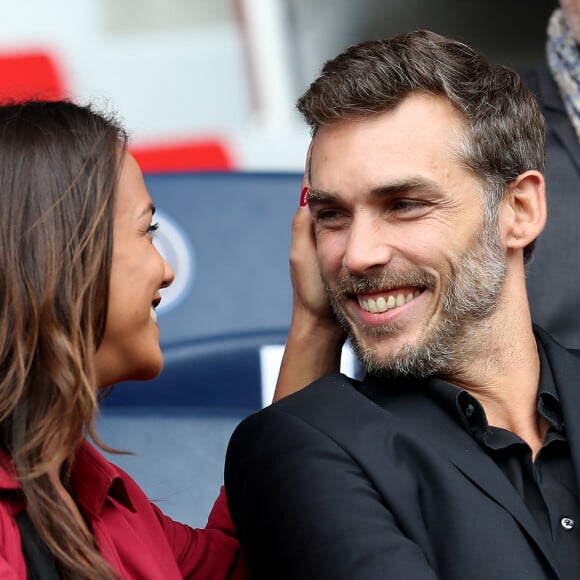 Alice Belaïdi et son compagnon Gianni Giardinelli au match de football entre le Psg et Bordeaux au Parc des Princes à Paris le 1er octobre 2016. © Cyril Moreau/Bestimage