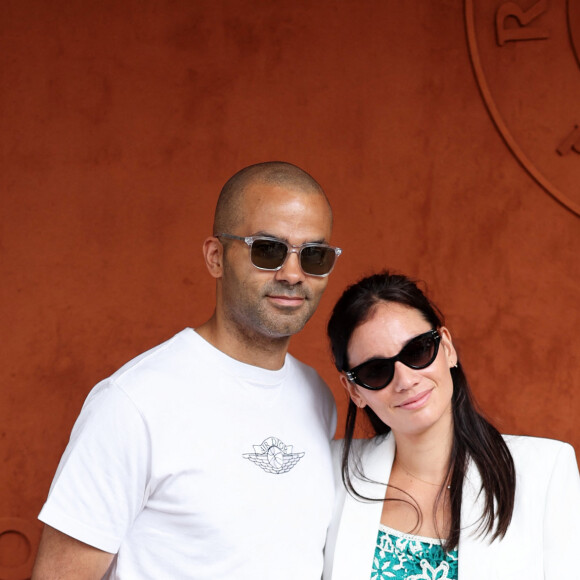 Tony Parker et sa compagne Alizé Lim au village lors des Internationaux de France de tennis de Roland Garros 2023, à Paris, France, le 11 juin 2023. © Jacovides-Moreau/Bestimage